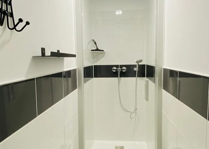 The Share House 民宿 *